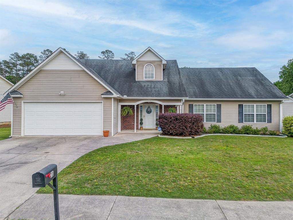 Stepless Ranch located in Armuchee! As you come through the front door, you are greeted by a two story entrance featuring built-in shelves, judges paneling, beautiful trim and a gorgeous brick fireplace. The kitchen has wood cabinets and overlooks into the living room and dining room. The owner's suite has a tray ceiling, walk-in closet and the bathroom with a soaking tub and separate shower. Off the back of the house there's a screened in porch, patio for grilling, and fenced back yard. Call today to set up your private showing or join us May 20th from 12pm-2pm to see everything this home has to offer!