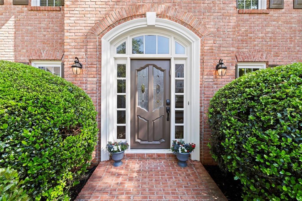 5620 Preserve Circle