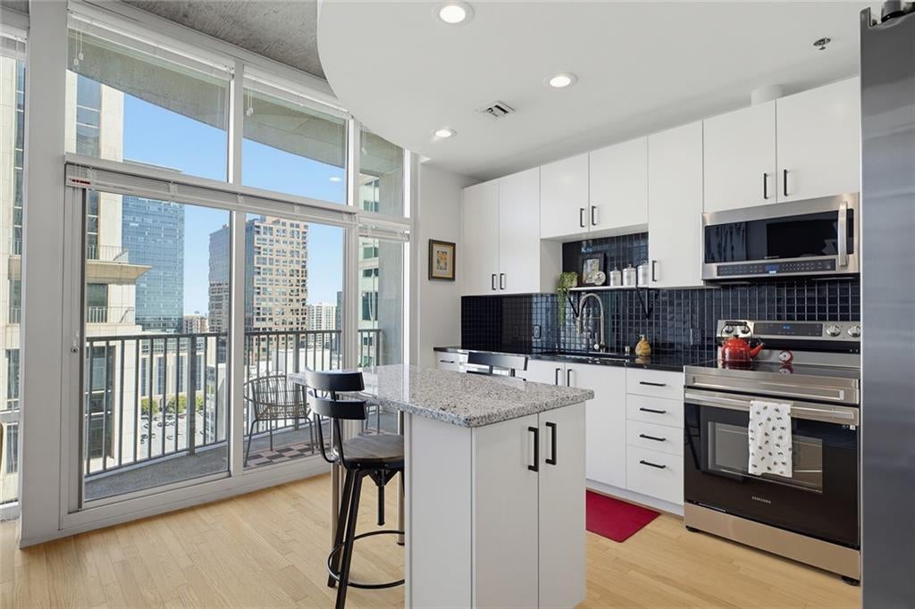 943 Peachtree Street 1403
