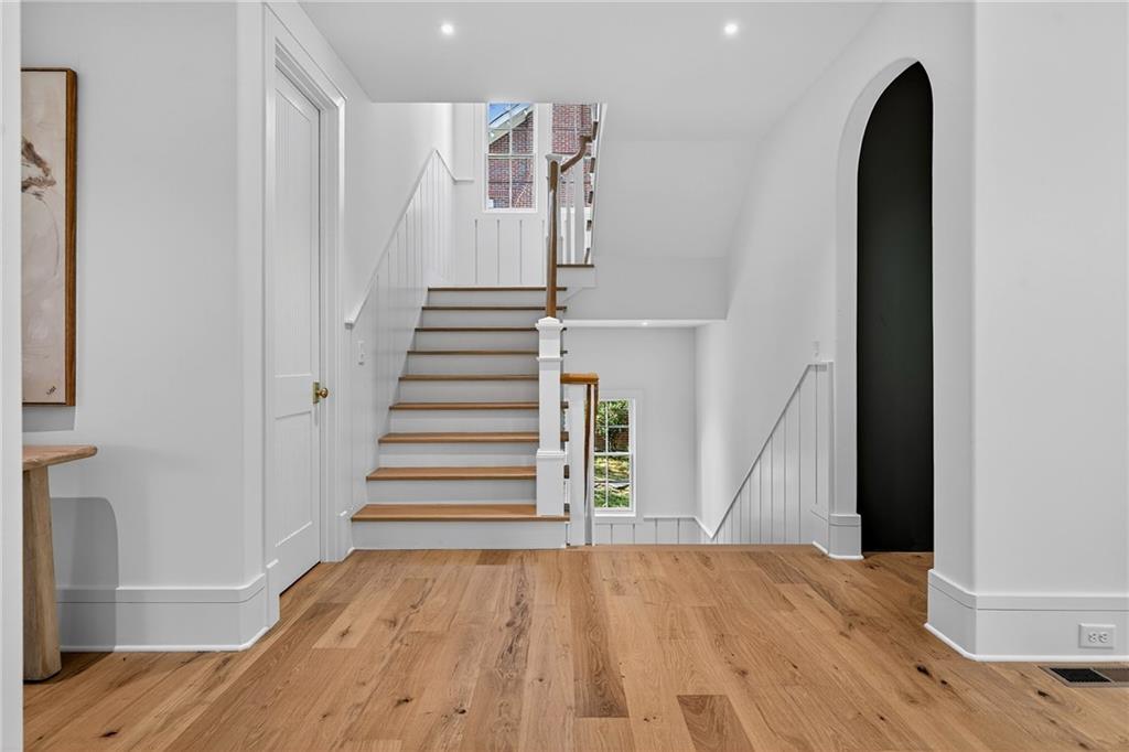 1176 Lullwater Road NE