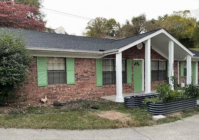 2502 E Hillview Drive