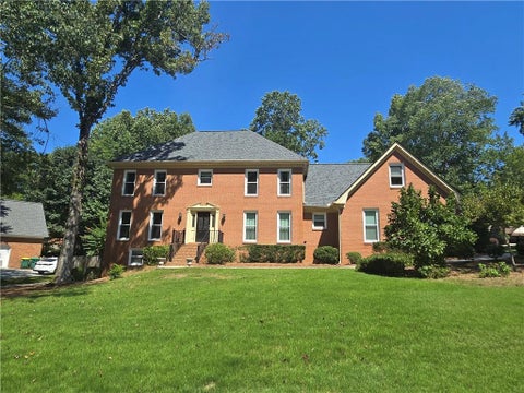 Homes For Sale - 5616 Broxton Circle<br/> Peachtree Corners, GA 30092