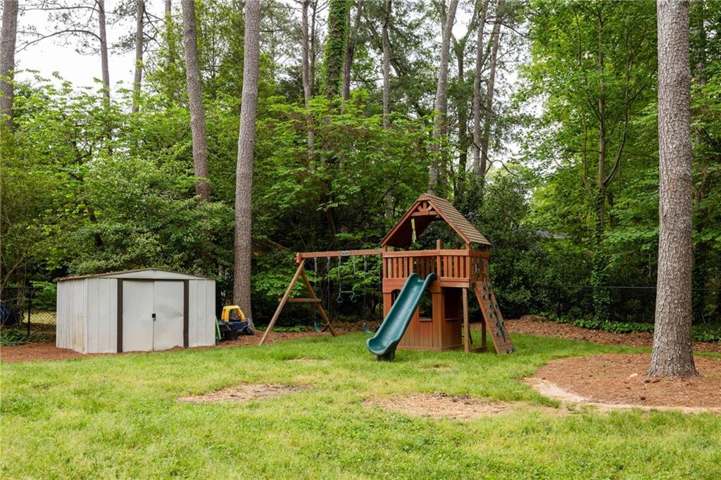 2903 Bonanza Drive, Decatur, Georgia image 32