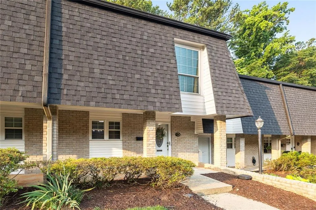 Sandy Springs, Georgia 30342, United States, 2 Bedrooms Bedrooms, ,3 BathroomsBathrooms,Residential,Active,145330