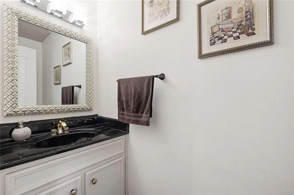 Sandy Springs, Georgia 30342, United States, 2 Bedrooms Bedrooms, ,3 BathroomsBathrooms,Residential,Active,145330