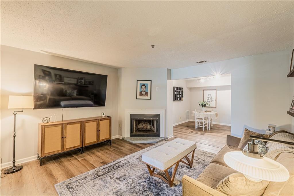 215 Cobblestone Trail