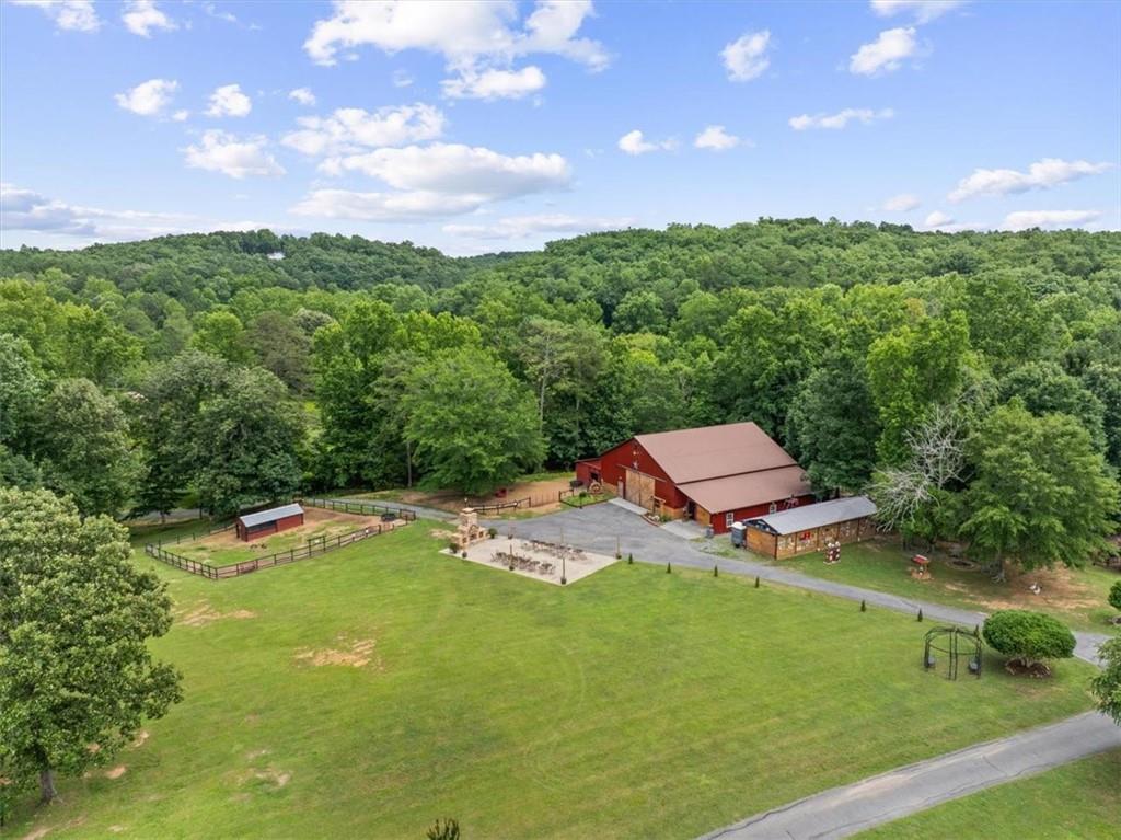 922 River Bend Road SW
