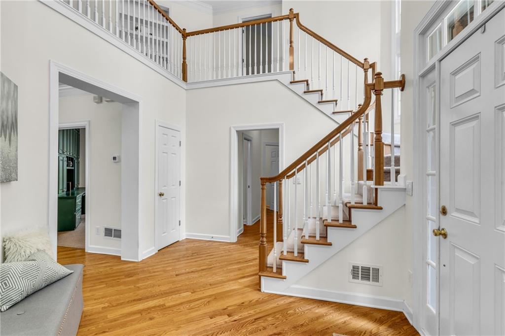 5303 Davenport Manor