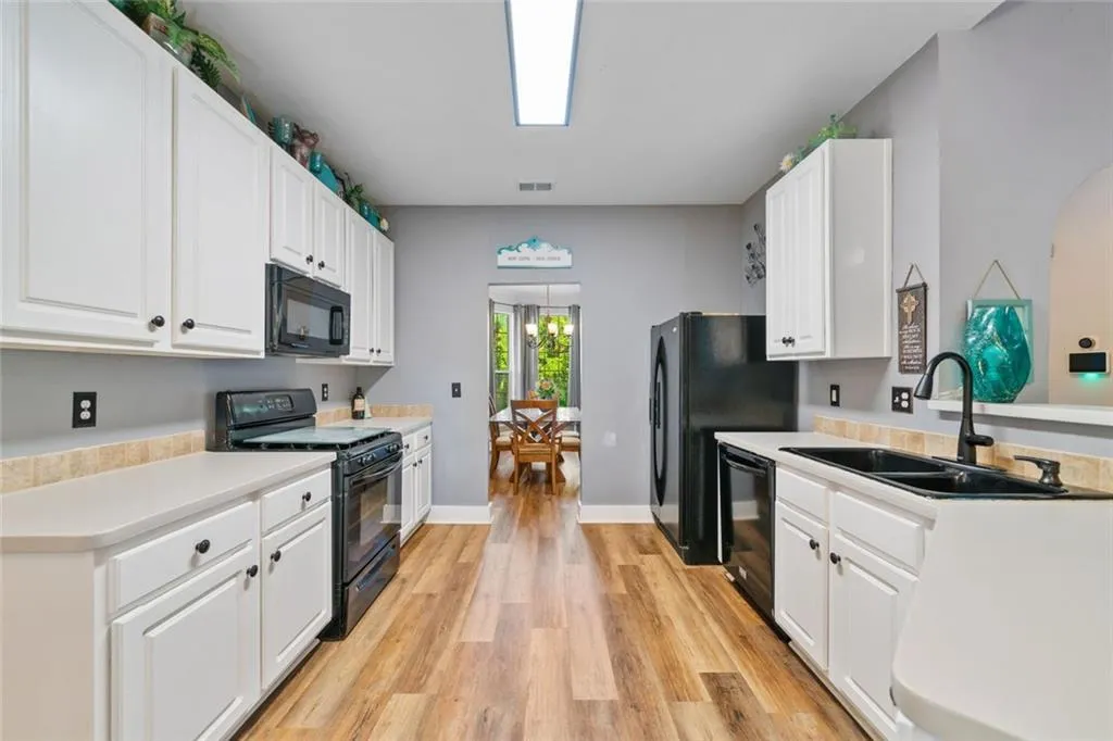 Mableton, Georgia 30126, United States, 3 Bedrooms Bedrooms, ,3 BathroomsBathrooms,Residential,Active,167341