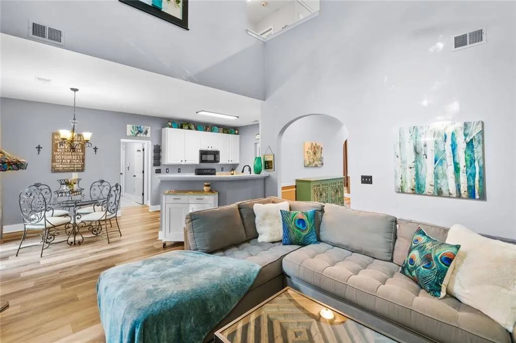 Mableton, Georgia 30126, United States, 3 Bedrooms Bedrooms, ,3 BathroomsBathrooms,Residential,Active,167341