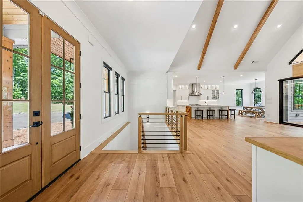 Talking Rock, Georgia 30175, United States, 4 Bedrooms Bedrooms, ,5 BathroomsBathrooms,Residential,Active,160429