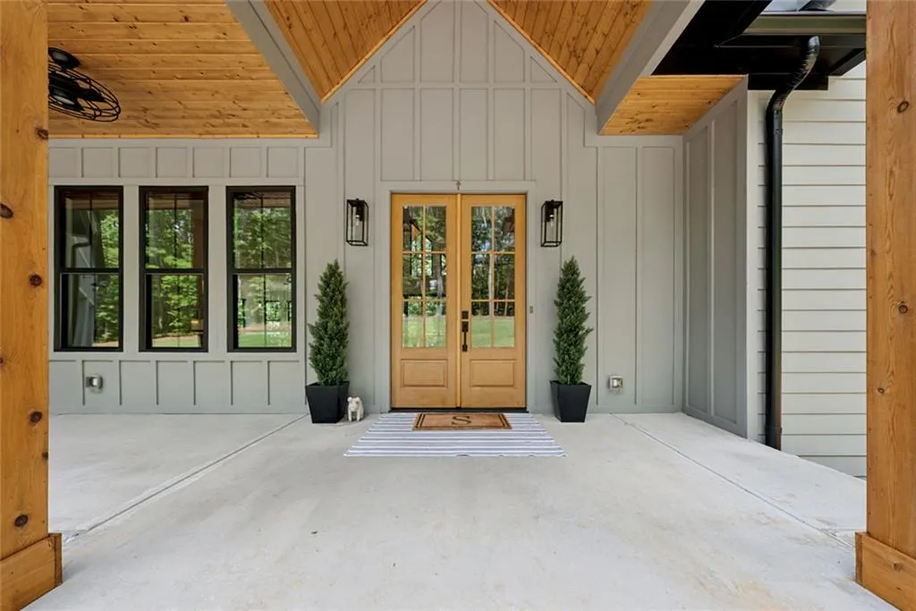 Talking Rock, Georgia 30175, United States, 4 Bedrooms Bedrooms, ,5 BathroomsBathrooms,Residential,Active,160429