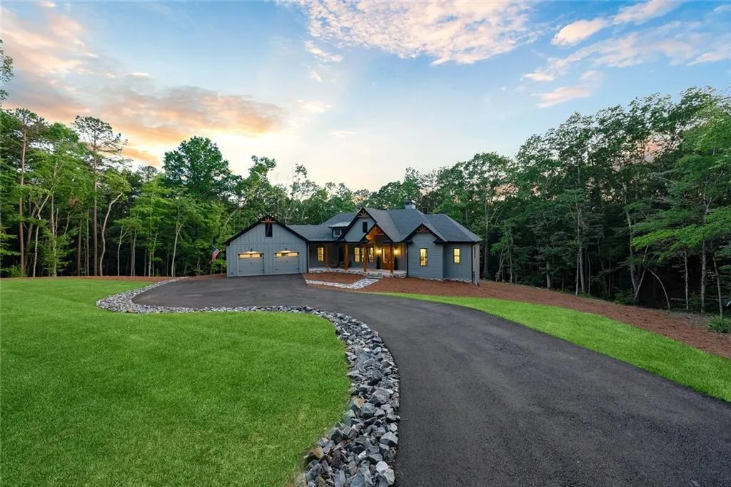 Talking Rock, Georgia 30175, United States, 4 Bedrooms Bedrooms, ,5 BathroomsBathrooms,Residential,Active,160429