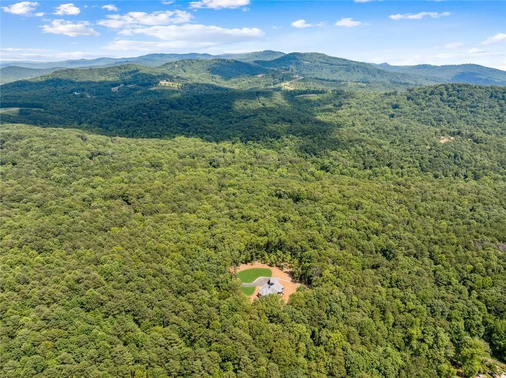 Talking Rock, Georgia 30175, United States, 4 Bedrooms Bedrooms, ,5 BathroomsBathrooms,Residential,Active,160429