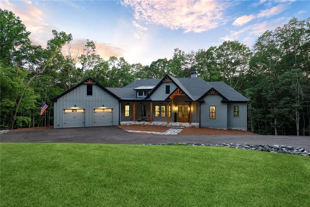 Talking Rock, Georgia 30175, United States, 4 Bedrooms Bedrooms, ,5 BathroomsBathrooms,Residential,Active,160429