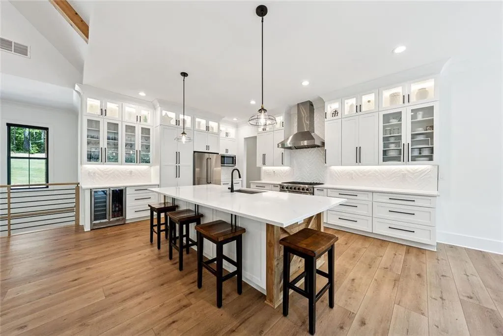 Talking Rock, Georgia 30175, United States, 4 Bedrooms Bedrooms, ,5 BathroomsBathrooms,Residential,Active,160429