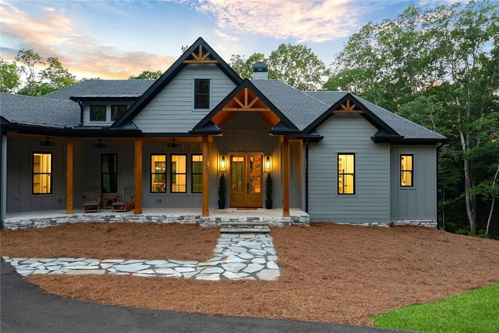 Talking Rock, Georgia 30175, United States, 4 Bedrooms Bedrooms, ,5 BathroomsBathrooms,Residential,Active,160429