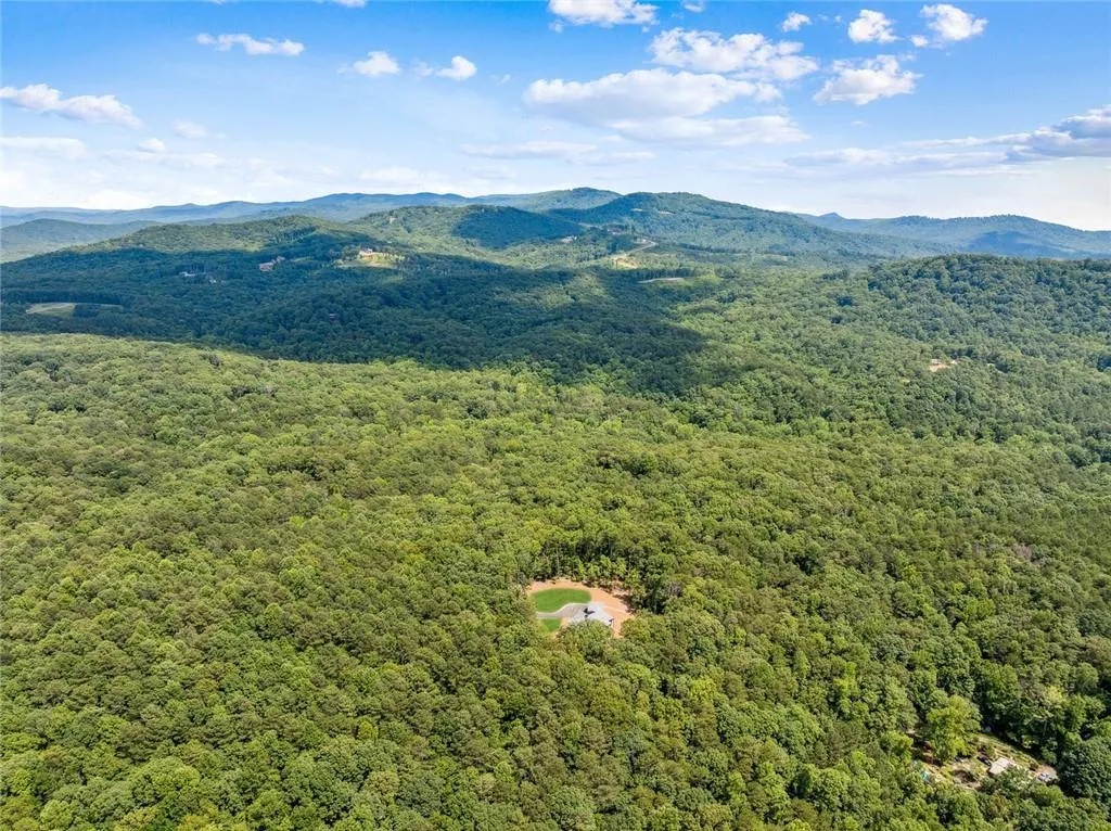 Talking Rock, Georgia 30175, United States, 4 Bedrooms Bedrooms, ,5 BathroomsBathrooms,Residential,Active,160429