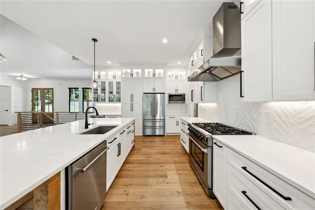 Talking Rock, Georgia 30175, United States, 4 Bedrooms Bedrooms, ,5 BathroomsBathrooms,Residential,Active,160429