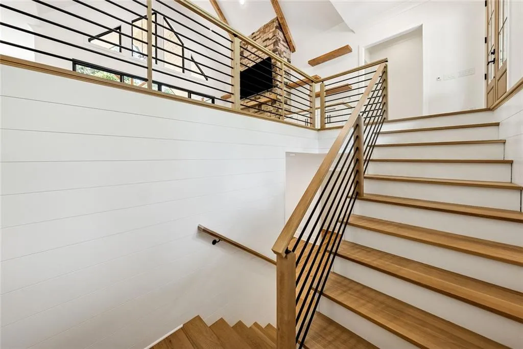 Talking Rock, Georgia 30175, United States, 4 Bedrooms Bedrooms, ,5 BathroomsBathrooms,Residential,Active,160429