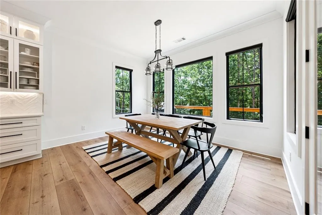 Talking Rock, Georgia 30175, United States, 4 Bedrooms Bedrooms, ,5 BathroomsBathrooms,Residential,Active,160429