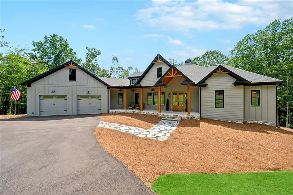 Talking Rock, Georgia 30175, United States, 4 Bedrooms Bedrooms, ,5 BathroomsBathrooms,Residential,Active,160429