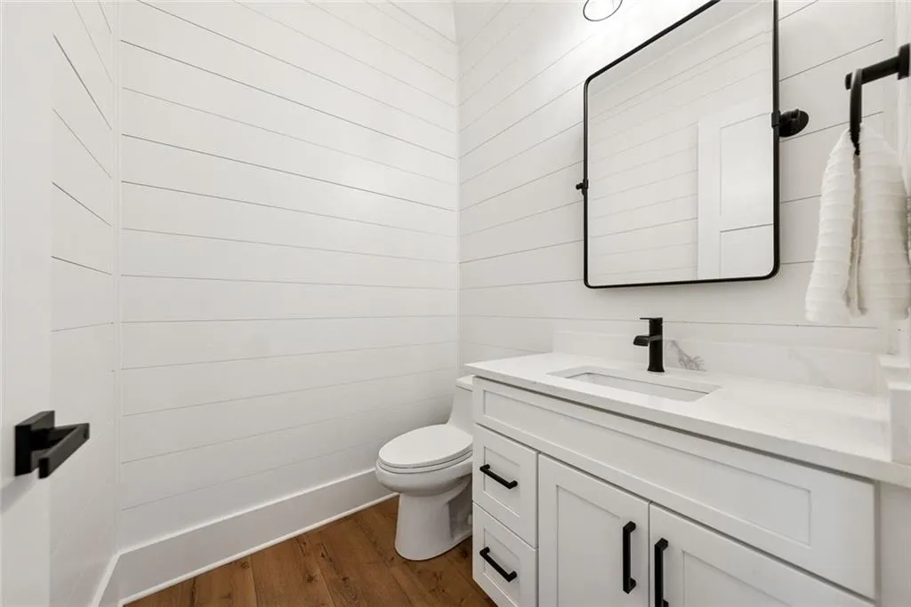 Talking Rock, Georgia 30175, United States, 4 Bedrooms Bedrooms, ,5 BathroomsBathrooms,Residential,Active,160429