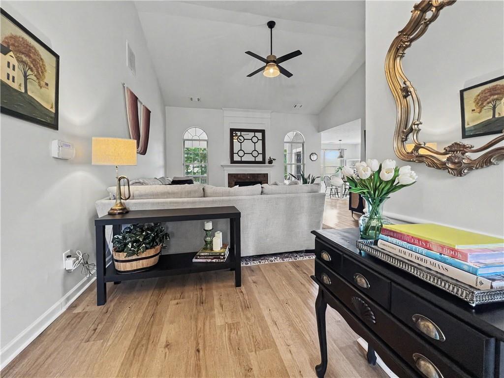 1906 Newpark Court NW