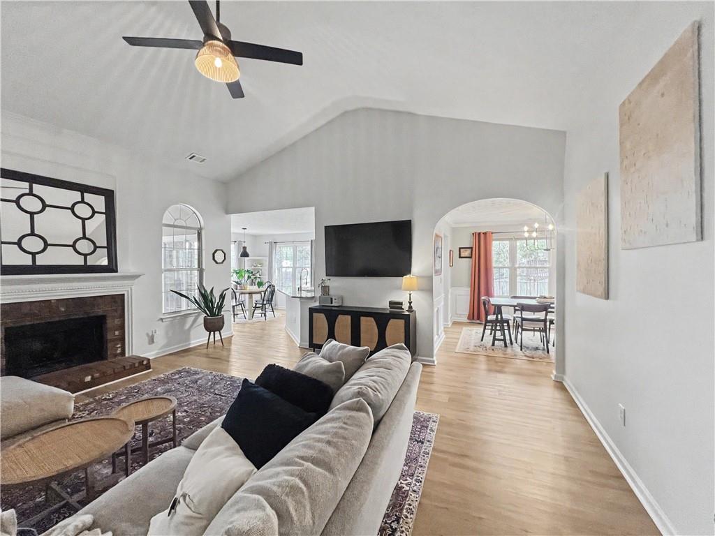 1906 Newpark Court NW