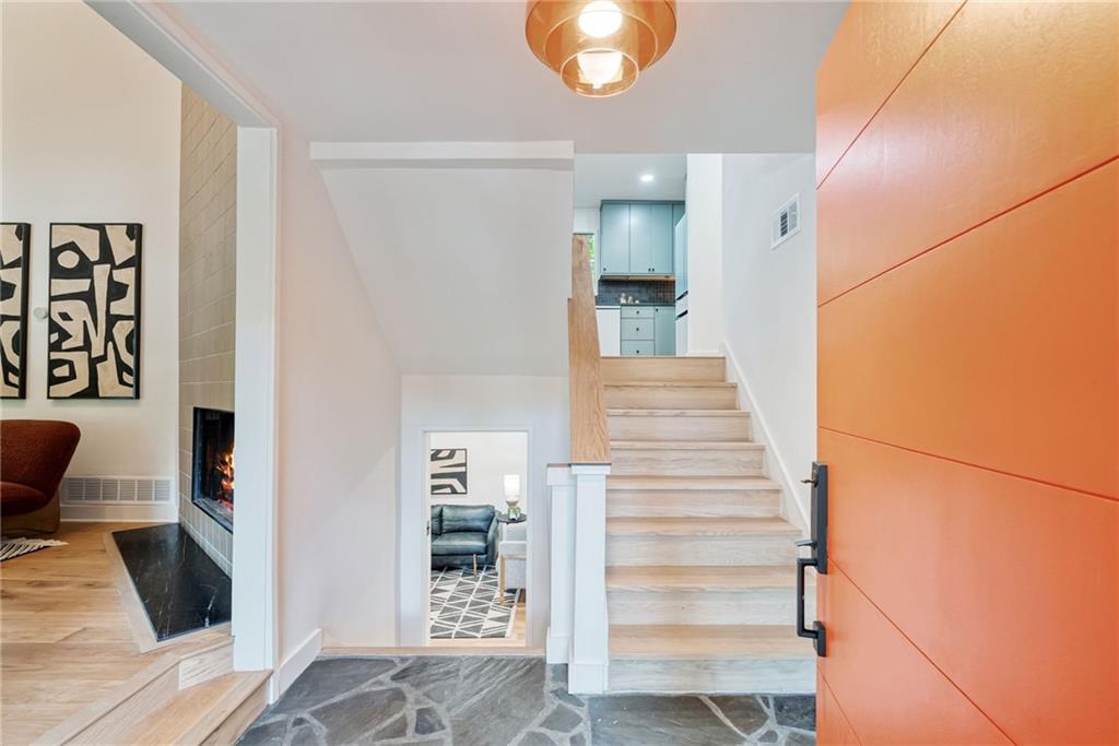 4201 Charleston Trail SE
