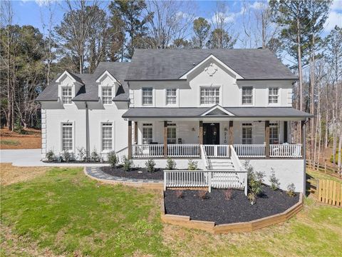 Homes For Sale - 210 Weatherwood Circle<br/> Alpharetta, GA 30004