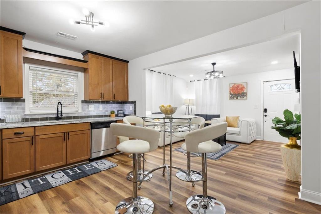 1765 Mary George Avenue NW