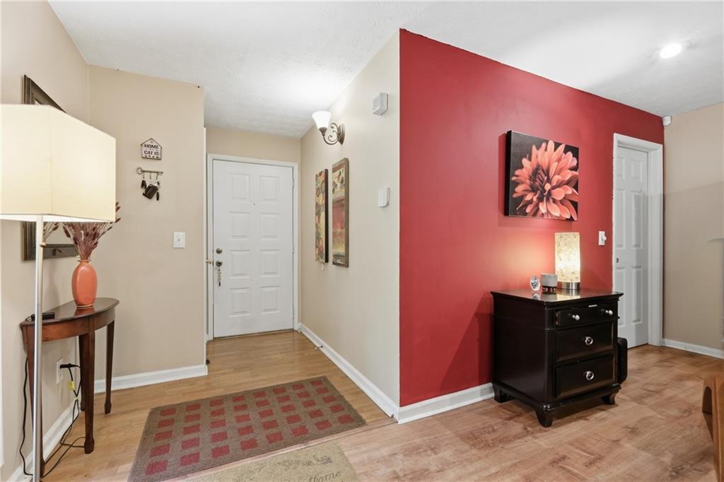 4012 Woodridge Way
