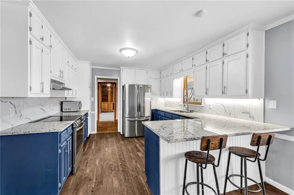 McDonough, Georgia 30253, United States, 4 Bedrooms Bedrooms, ,4 BathroomsBathrooms,Residential,Pending,76516