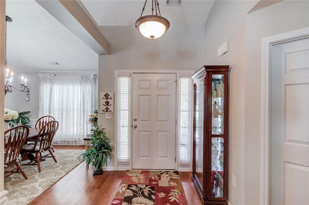 253 Lakeview Bend Circle
