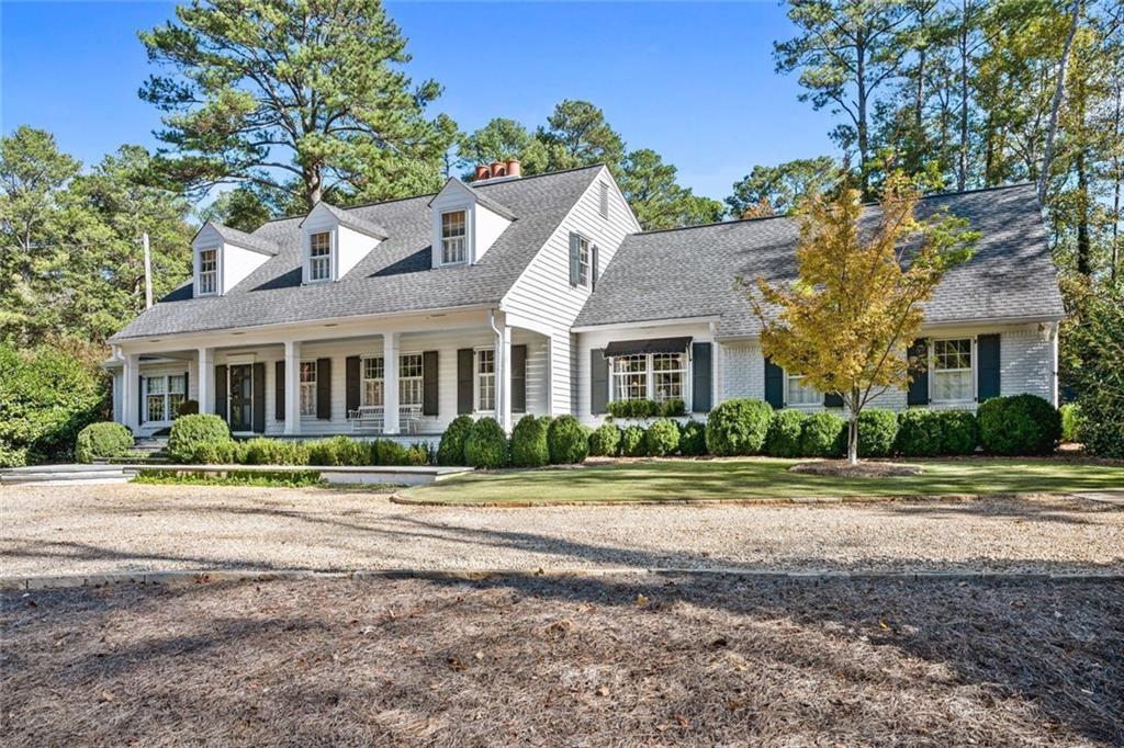 521 Heyward Circle NW