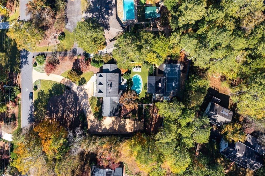 521 Heyward Circle NW