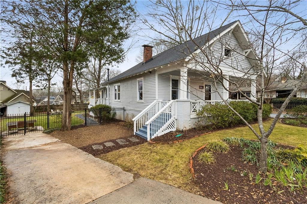 2053 Oakview Road SE