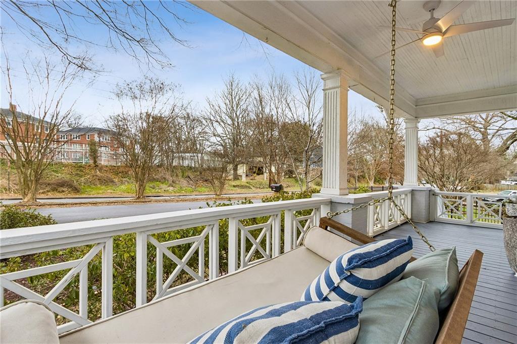 2053 Oakview Road SE