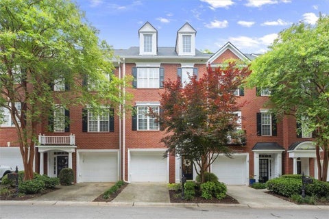 Townhouse For Sale - 1707 Waters Edge Trail<br/> Roswell, GA 30075