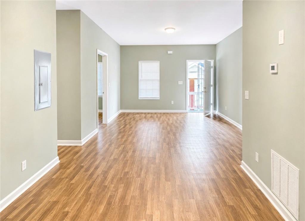 2001 Lois Place NW