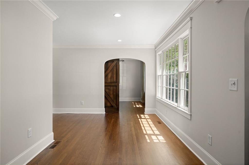 1785 Meadowdale Ave NE