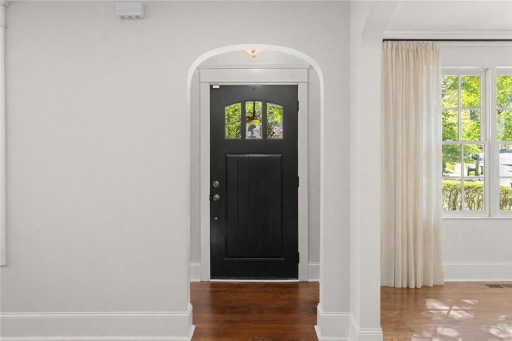 1785 Meadowdale Ave NE