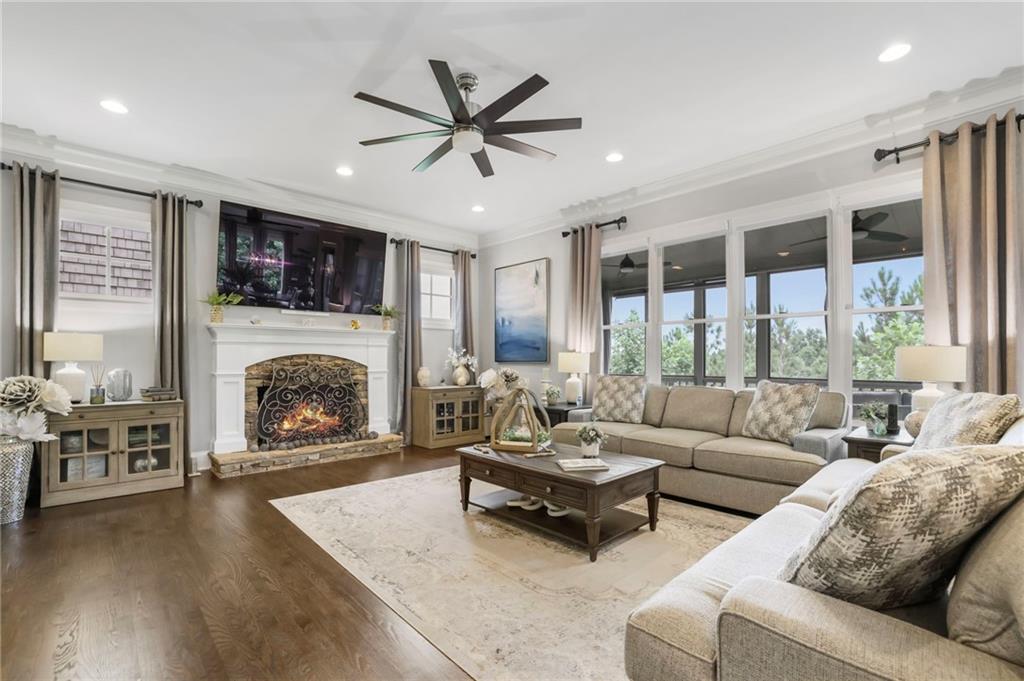 525 Willow Oak Way