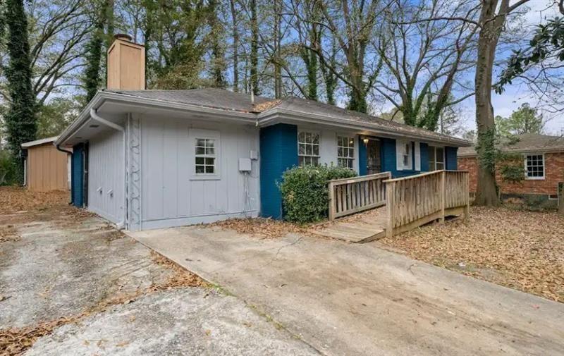 1089 Indale Place SW