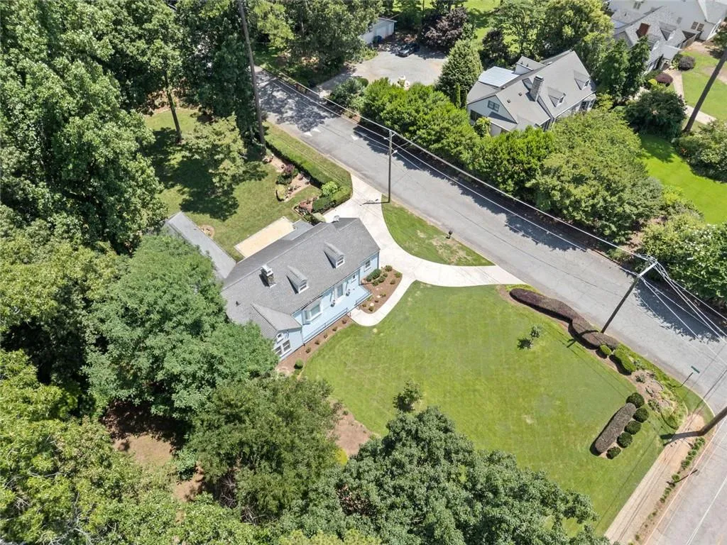 Atlanta, Georgia 30317, United States, 3 Bedrooms Bedrooms, ,3 BathroomsBathrooms,Residential,Active,241560