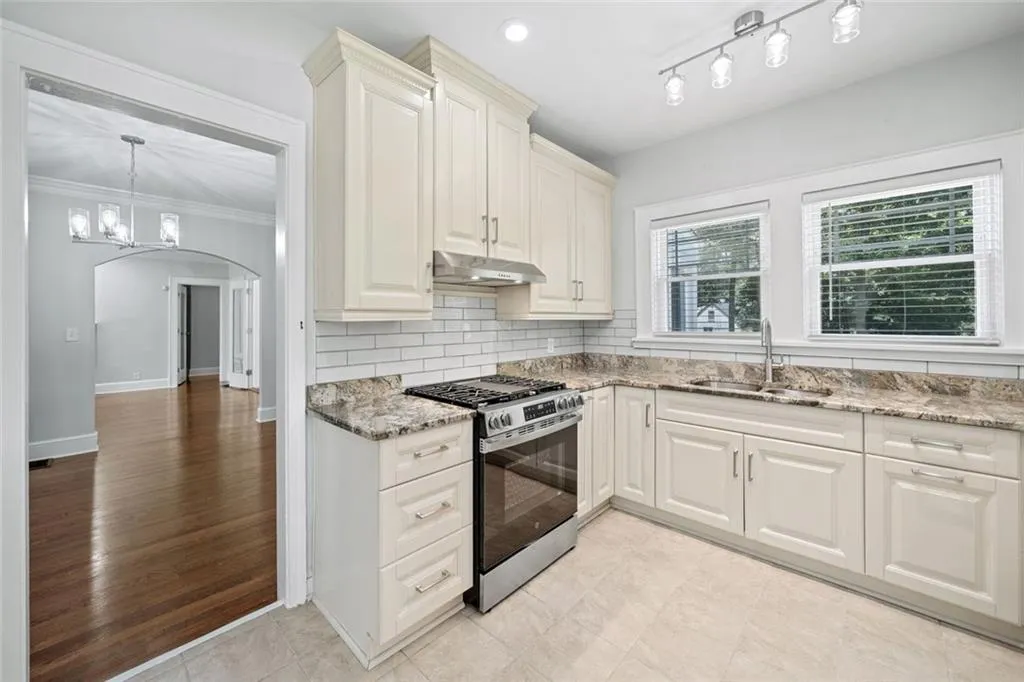 Atlanta, Georgia 30317, United States, 3 Bedrooms Bedrooms, ,3 BathroomsBathrooms,Residential,Active,241560