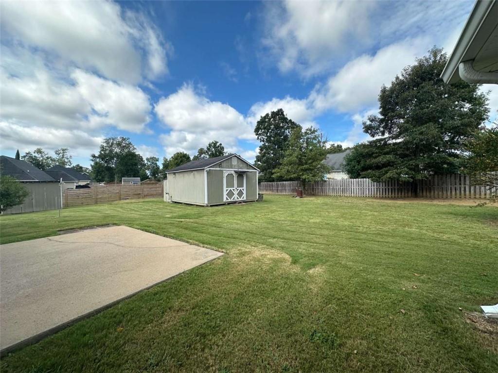 2 Misty Oaks Lane