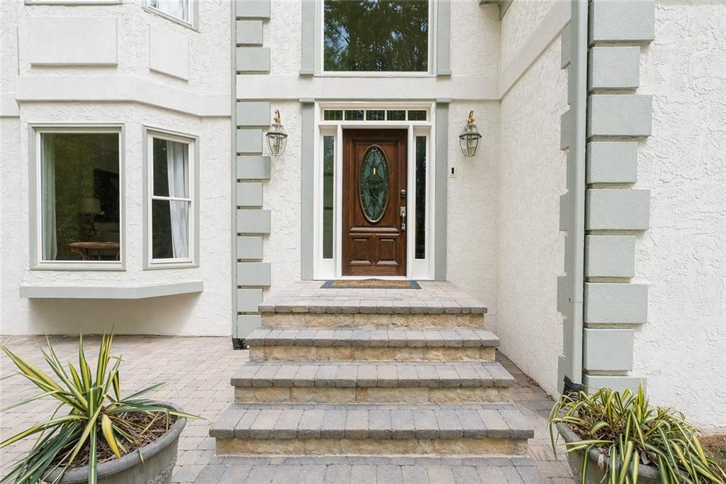 9570 Huntcliff Trace