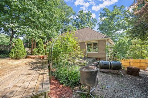 A home in Dacula